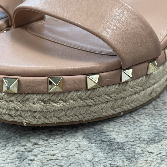 Steven New York Shells Platform Wedge Pyramid Stud Rockstud Sandals Nude Sz 11 - Picture 9 of 16
